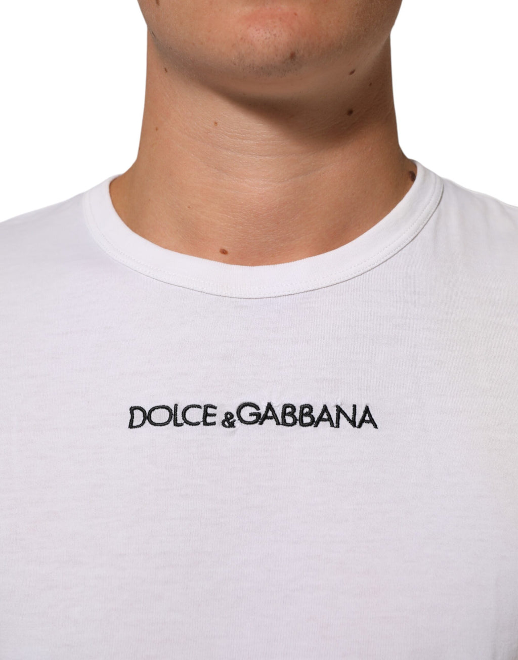 T-shirt homme blanc Dolce & Gabbana en coton avec logo imprimé, col rond, style décontracté et moderne.