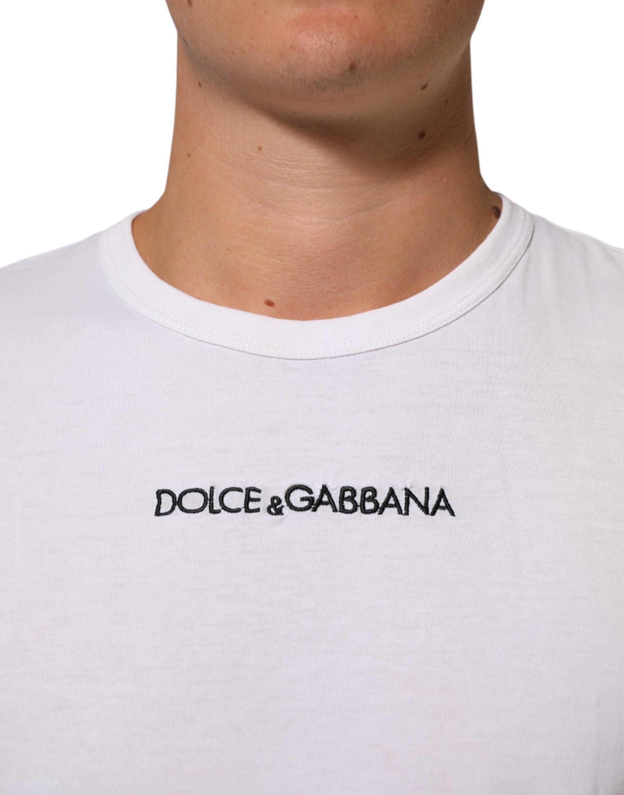T-shirt homme blanc Dolce & Gabbana en coton avec logo imprimé, col rond, style décontracté et moderne.