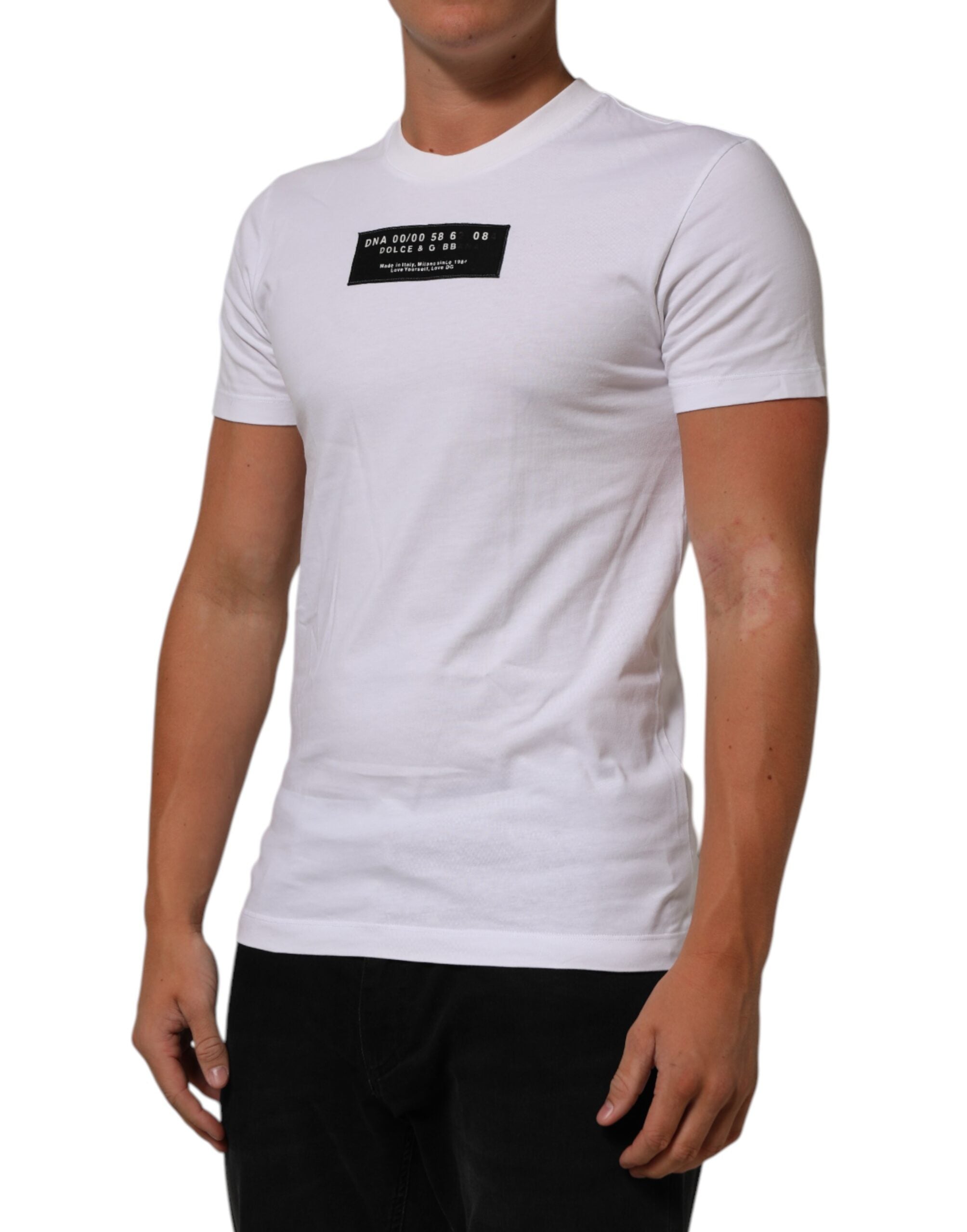 T-shirt homme en coton blanc Dolce & Gabbana avec logo imprimé, col ras du cou, vue de face.