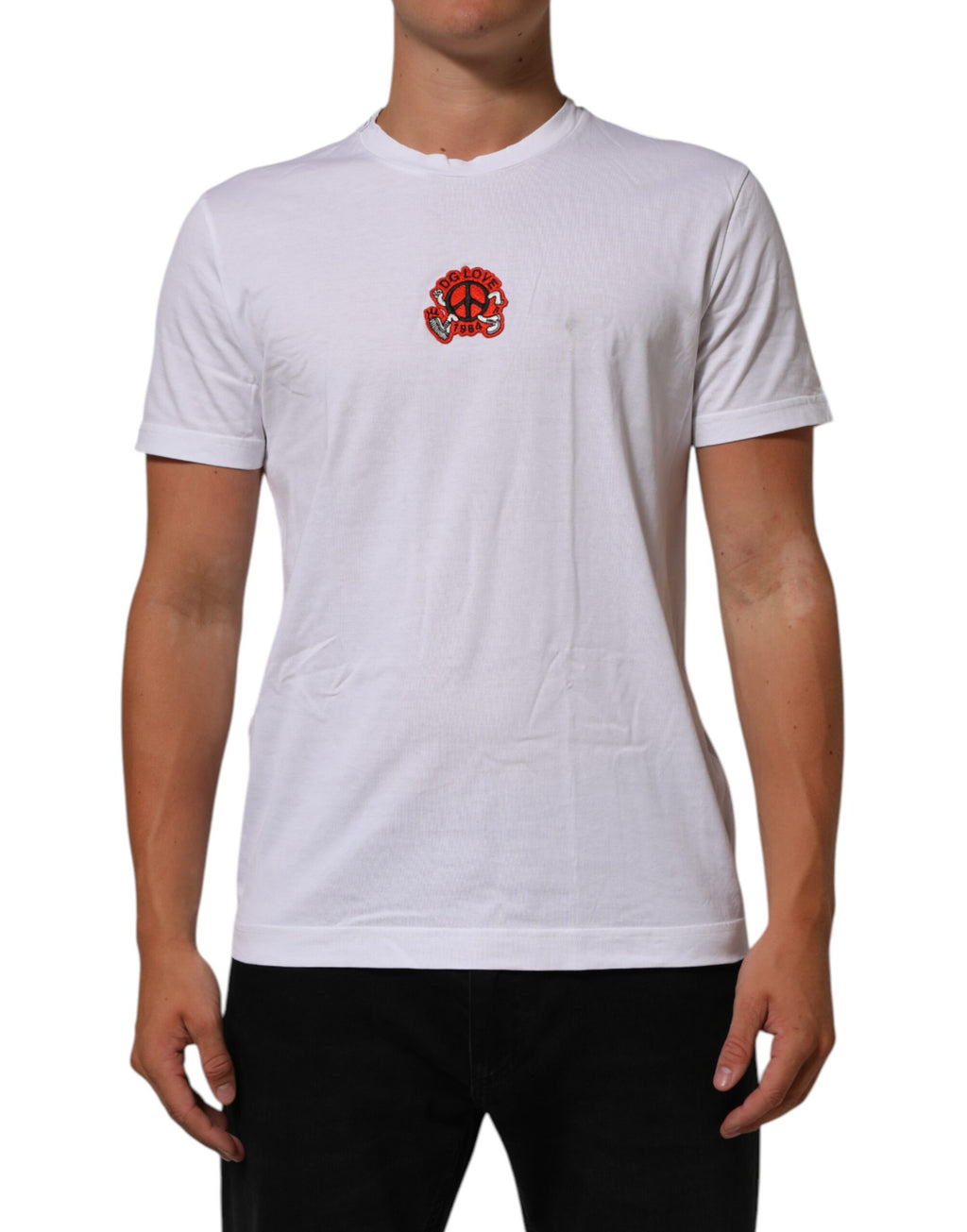 T-shirt blanc en coton Dolce & Gabbana DG Love avec patch au col ras du cou, logo stylisé visible sur le devant.