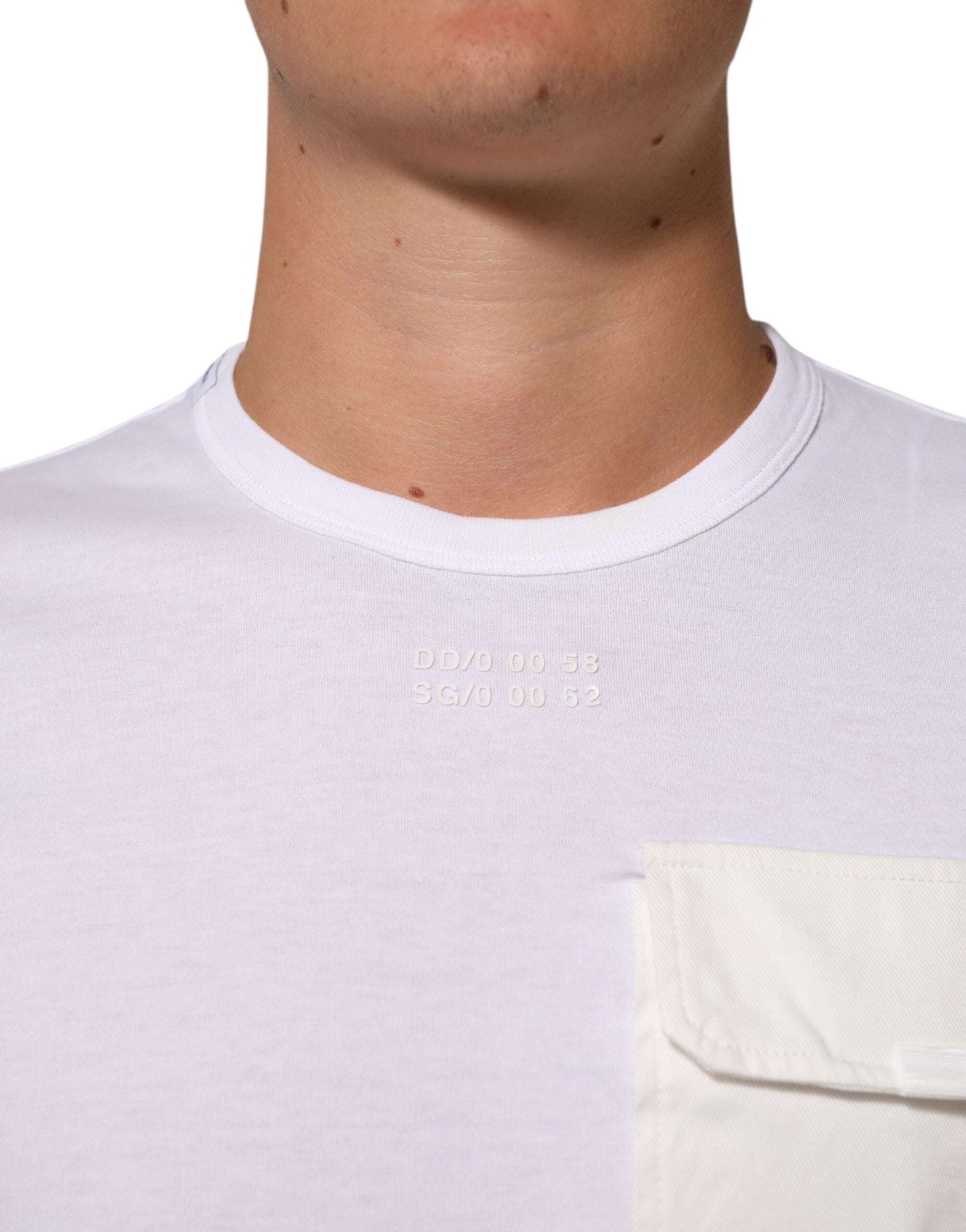 T-shirt homme Dolce & Gabbana en coton blanc avec poche, col ras du cou, vue de face.