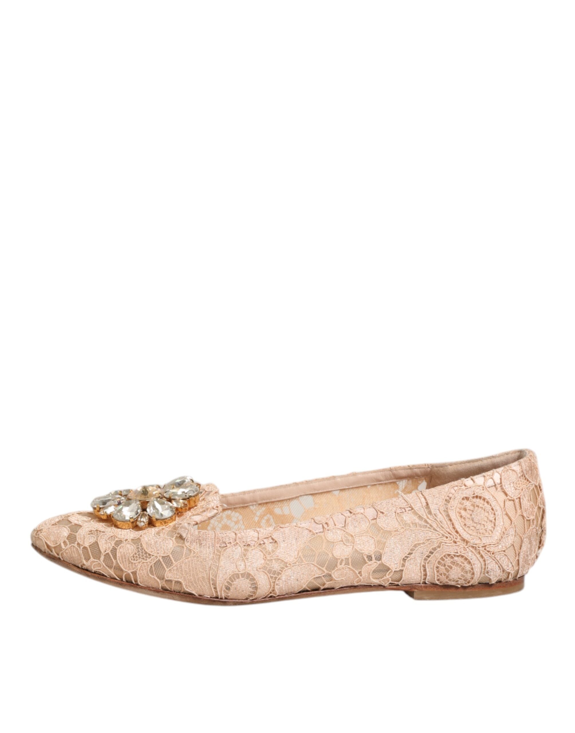 Chaussures plates Dolce & Gabbana Taormina beige en dentelle avec cristaux, élégantes et sophistiquées.