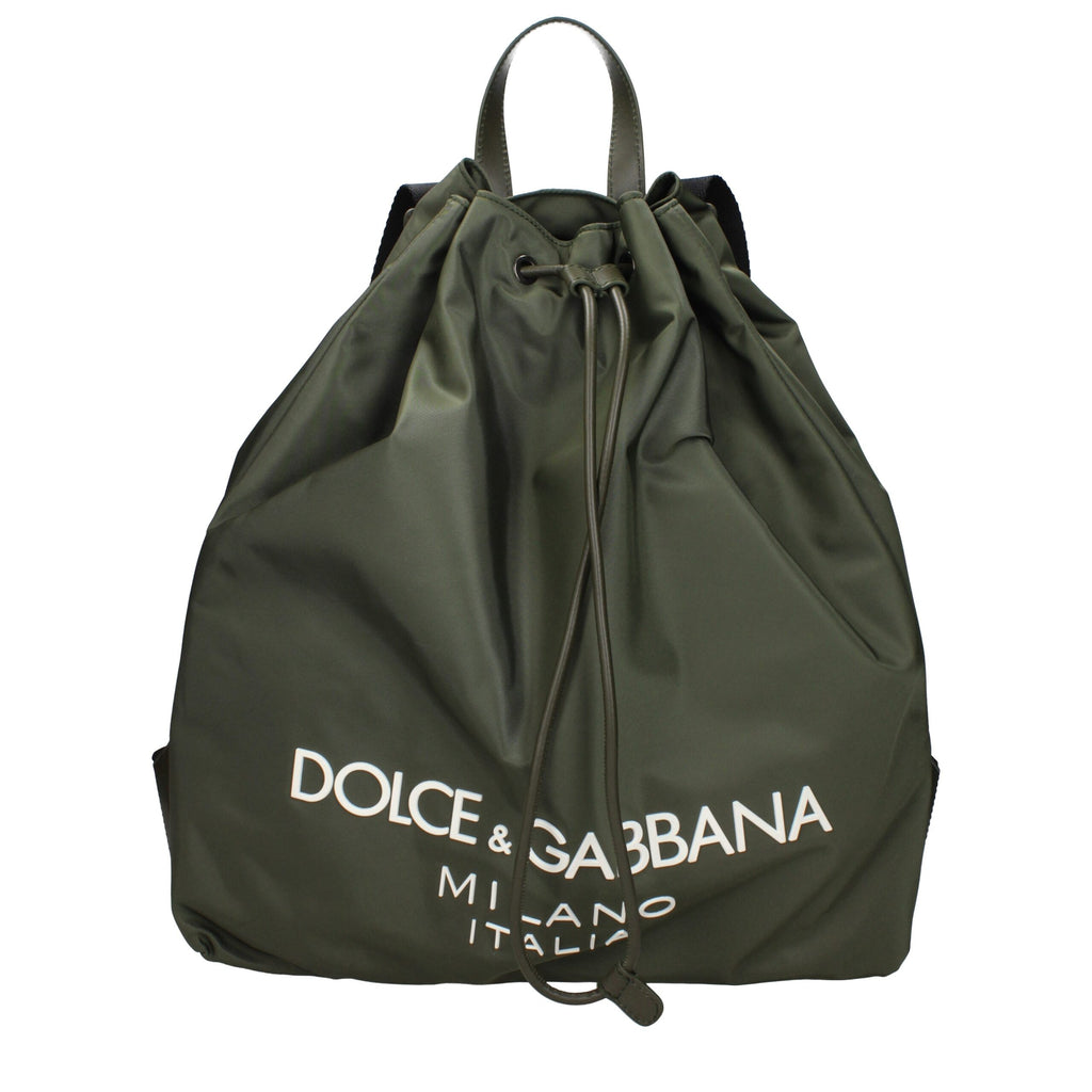 Sac à dos en nylon vert Dolce & Gabbana, mode élégante avec logo de la marque, porté ou posé, détails visibles.