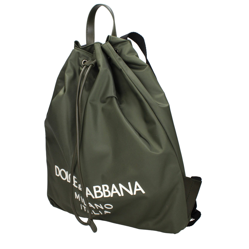 Sac à dos en nylon vert Dolce & Gabbana, avec logo et détails élégants, visible de face sur une image claire.