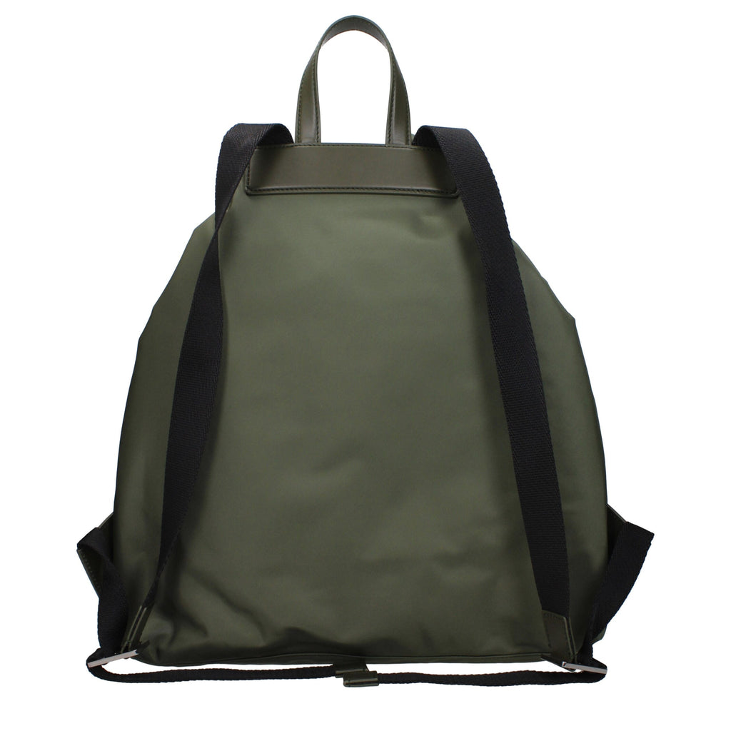 Sac à dos en nylon vert Dolce & Gabbana avec logo et bretelles réglables, vue frontale du produit.