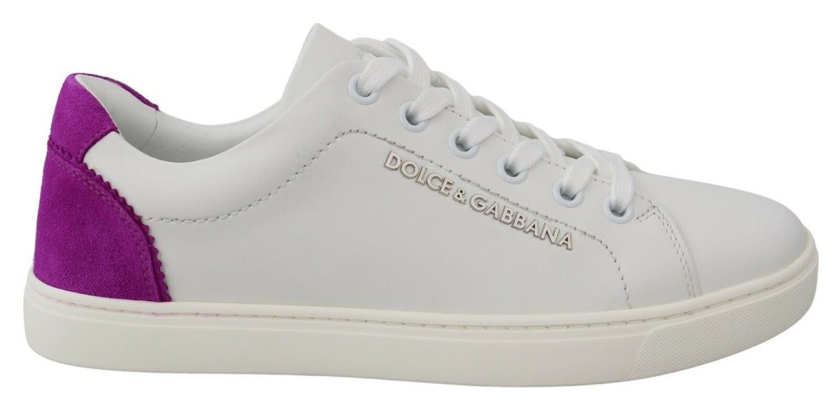 Chaussures basses en cuir suédé blanc Dolce & Gabbana, baskets élégantes pour homme, vue de côté avec semelle blanche.