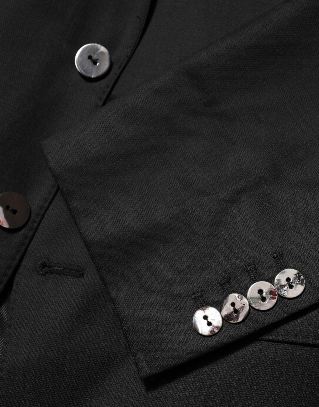 Manteau pour homme Dolce & Gabbana noir, blazer Martini à un seul bouton, coupe élégante et classique.