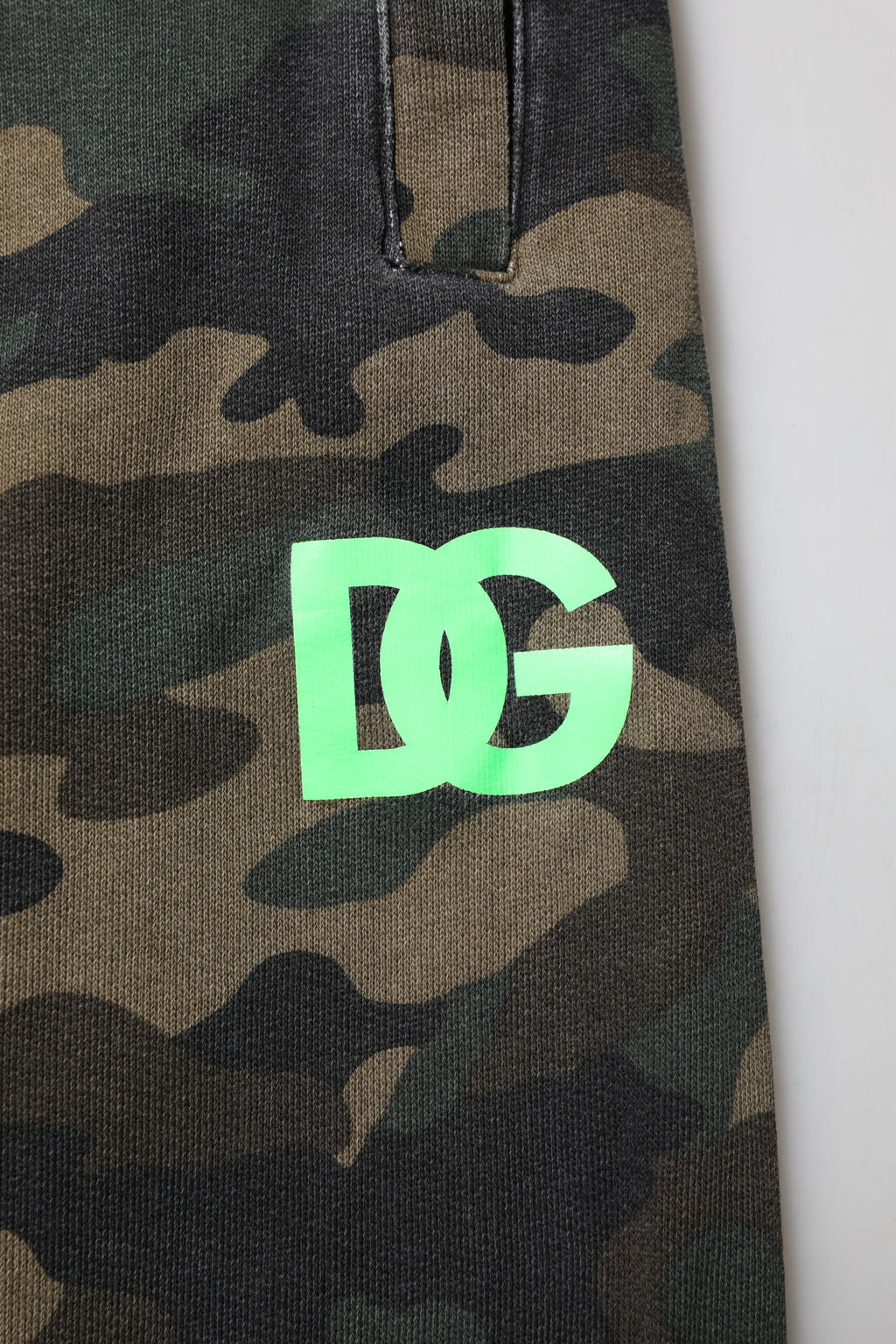 Pantalon jogger pour homme Dolce & Gabbana en coton à camouflage multicolore, décontracté et tendance.
