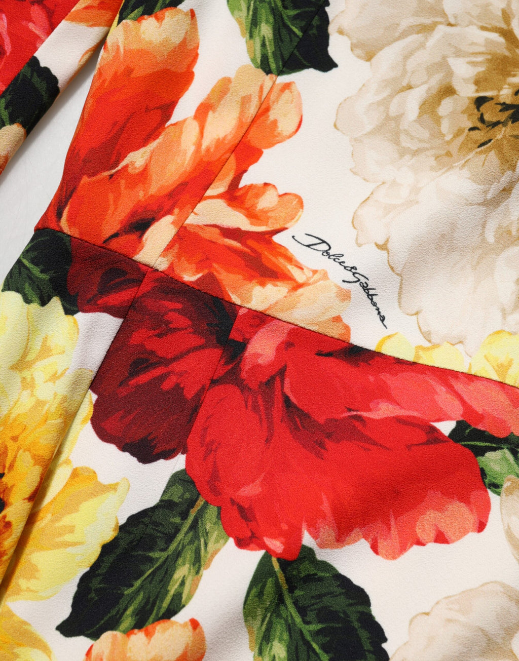 Robe droite Dolce & Gabbana en viscose à imprimé floral multicolore, style élégant et coloré.