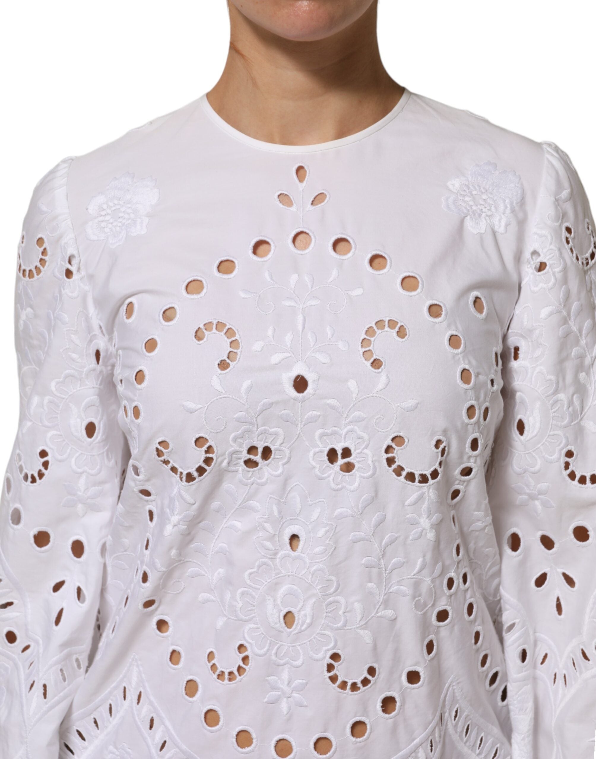 Robe courte blanche Dolce & Gabbana à découpes, coupe en ligne A, robe fourreau élégante et moderne.