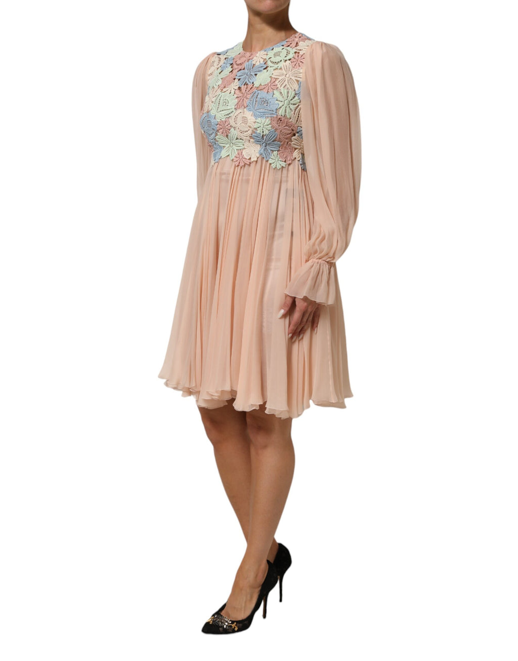 Robe plissée A-line rose avec broderie florale rose Dolce & Gabbana, costume élégant et féminin.