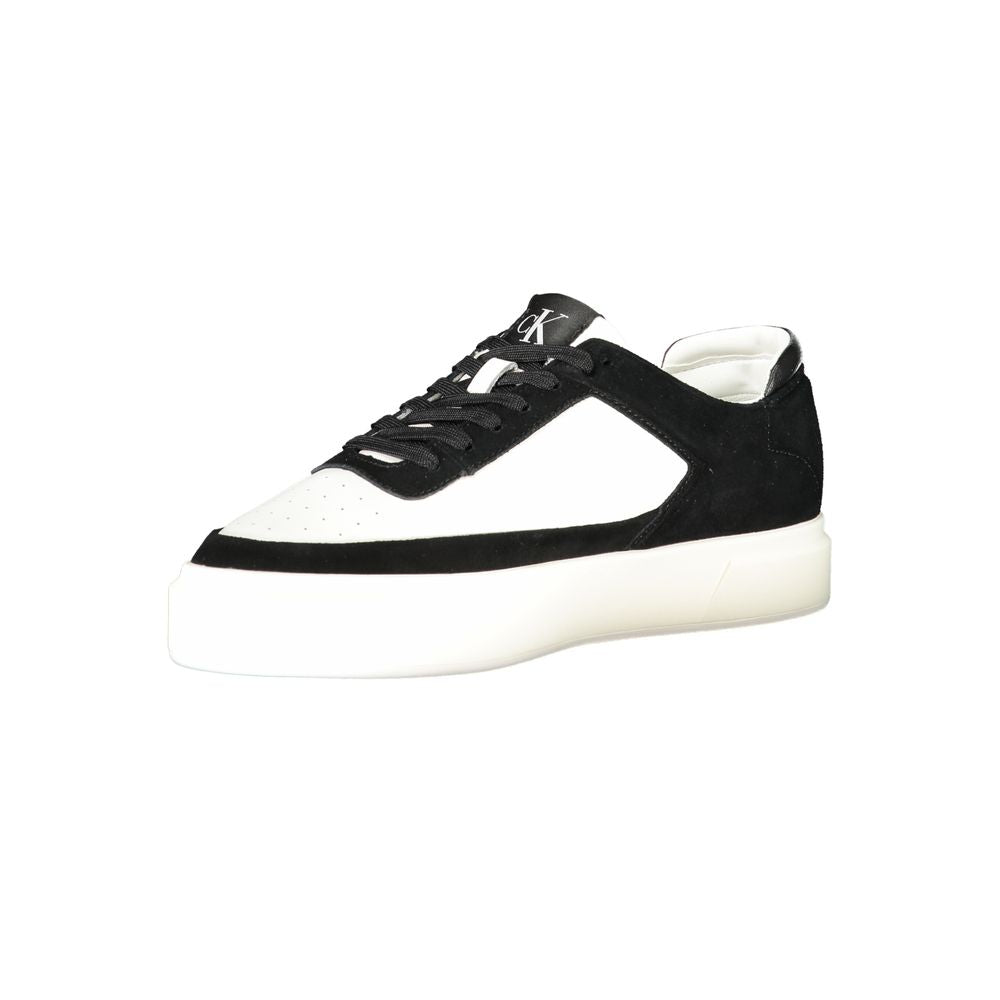 Chaussures de sport en polyuréthane blanc de Calvin Klein, baskets pour homme, style moderne et confortable.