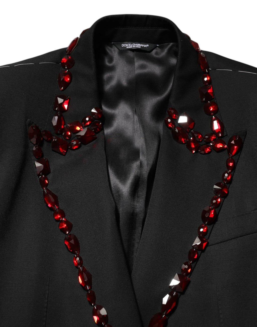Costume homme Dolce & Gabbana SICILIA noir avec cristaux, veste élégante en tissu structuré, détail sophistiqué et moderne.