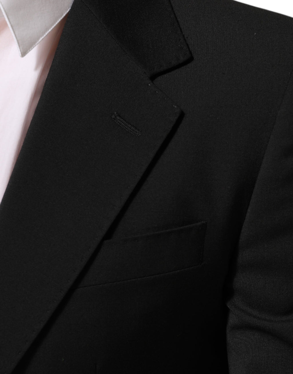 Blazer noir Dolce & Gabbana STAFF avec 2 boutons, veste élégante en tissu fin, vue de face sur fond blanc.