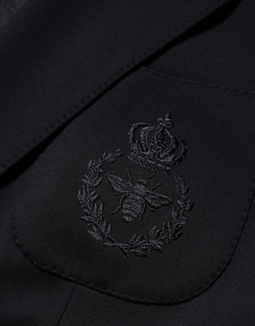 Veste blazer noire Dolce & Gabbana en viscose avec deux boutons, style élégant et moderne pour homme.