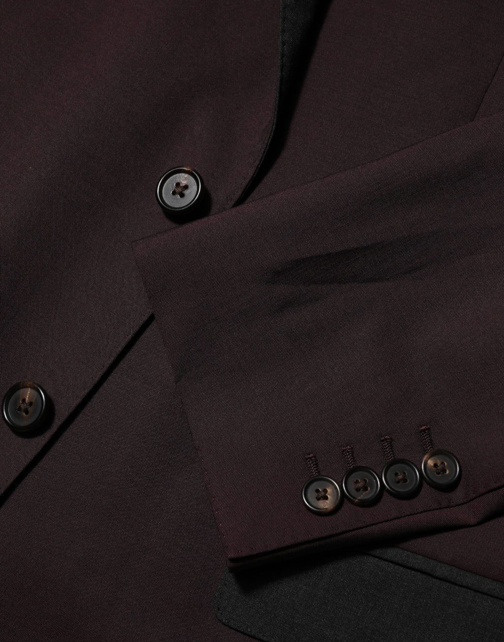 Veste blazer en laine marron bivoque Dolce & Gabbana avec deux boutons, style élégant et classique, vue de face.