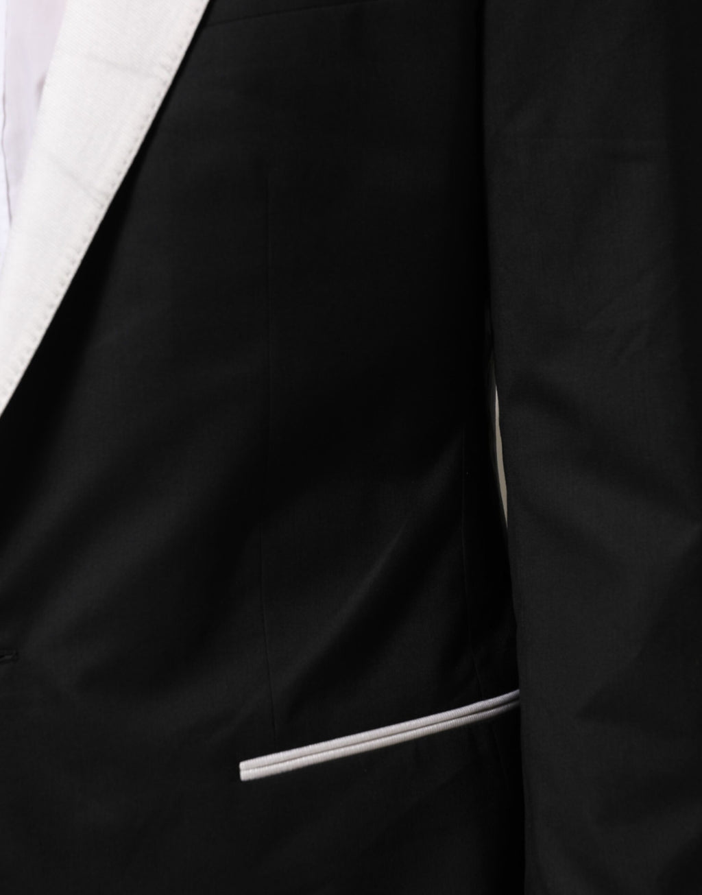 Blazer homme Dolce & Gabbana Martini noir et blanc à un bouton, veste élégante en tissu de costume.