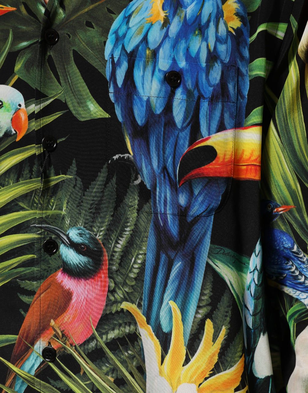 Chemise de détente Dolce & Gabbana à imprimé perroquet multicolore, style casual et confortable.