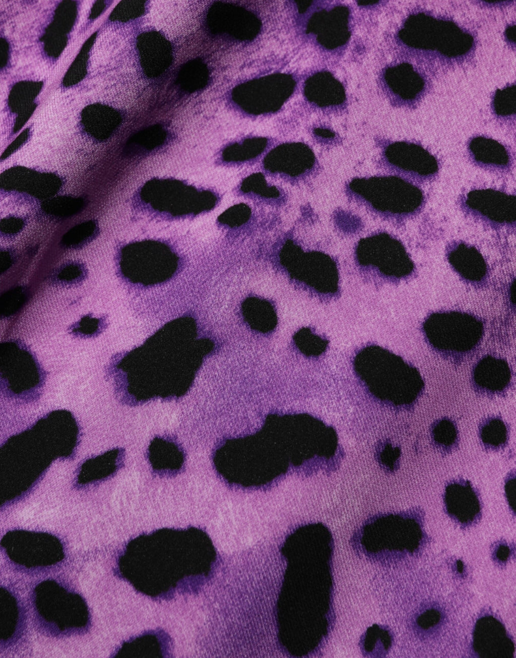 Robe courte dorée Dolce & Gabbana Violet Leopard Bodycon, tissu moulant avec motif léopard violet et style élégant.