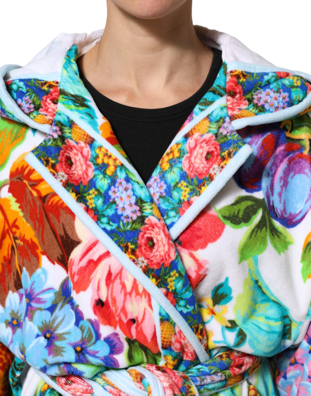 Peignoir manteau Dolce & Gabbana à imprimé floral multicolore, ceinture, veste en tissu élégant pour femme.