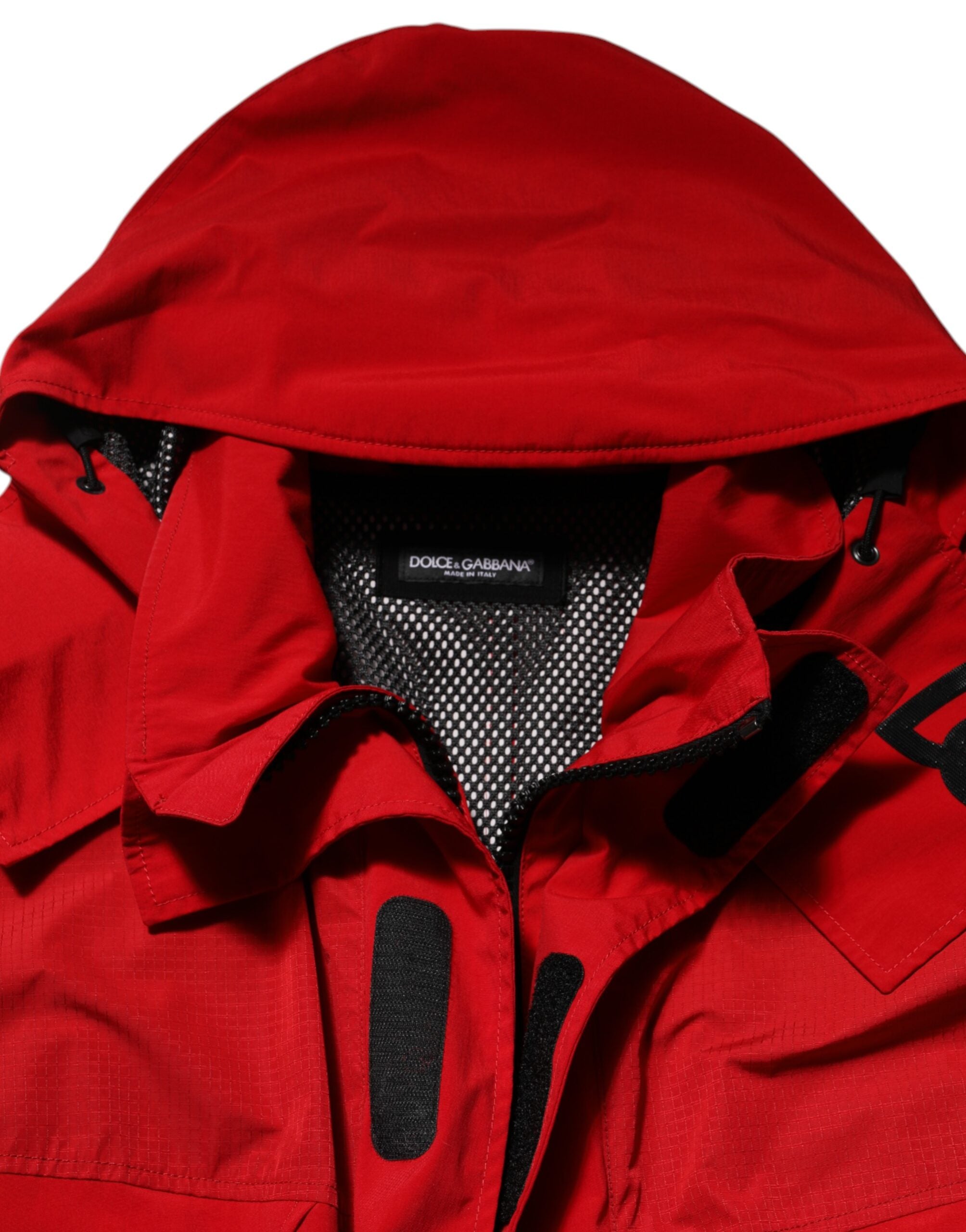 Veste parka pour homme Dolce & Gabbana, en nylon rouge avec capuche et fermeture éclair complète, style décontracté.
