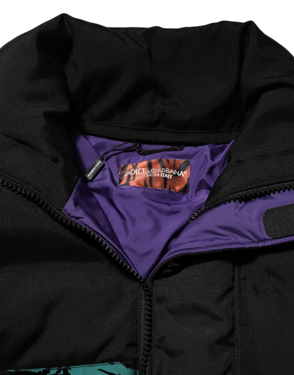 Veste homme Dolce & Gabbana en nylon noir rembourré avec zip complet, style matelassé et coupe élégante.
