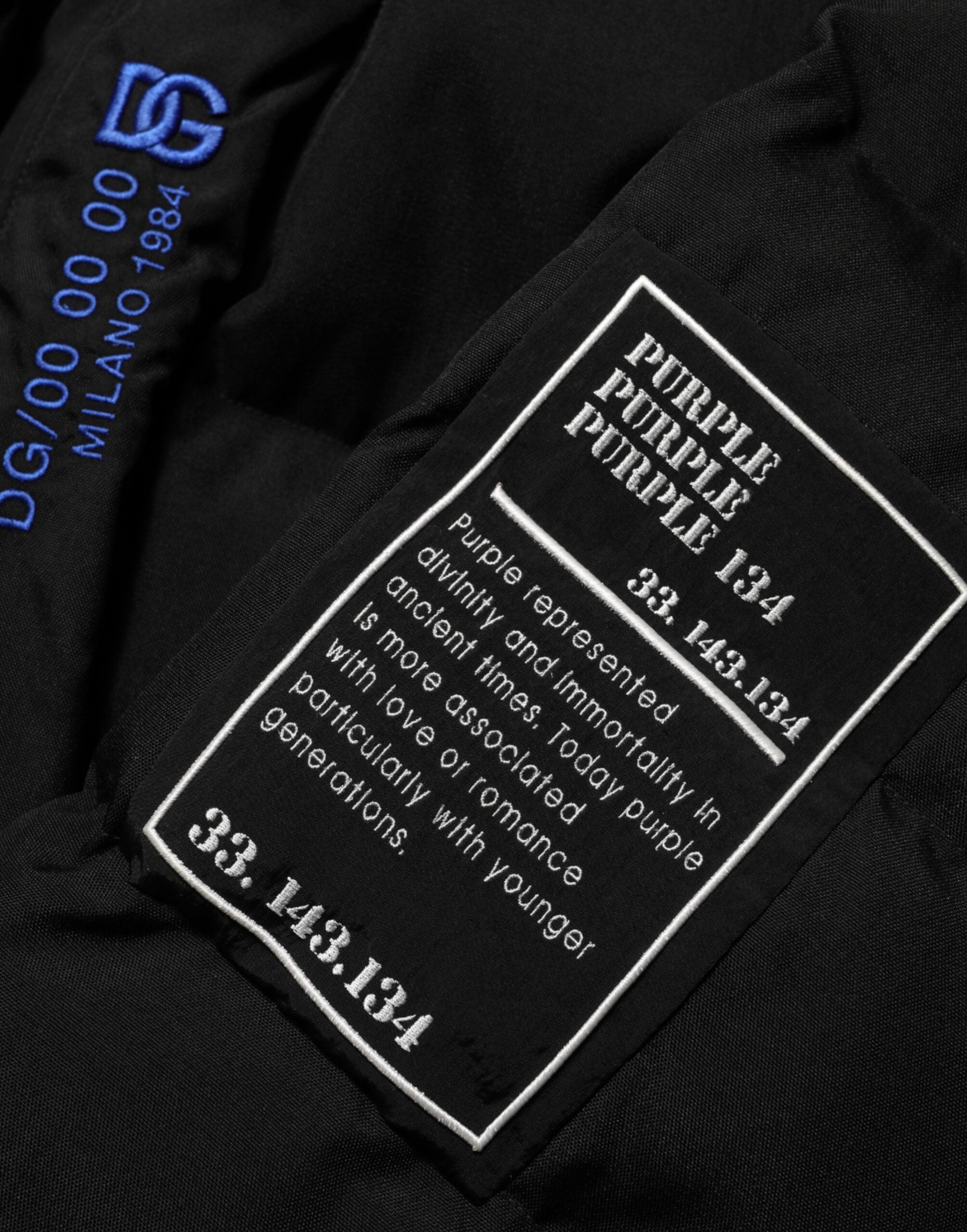 Veste matelassée noire en nylon pour homme de Dolce & Gabbana avec fermeture éclair intégrale, style chaud et tendance.