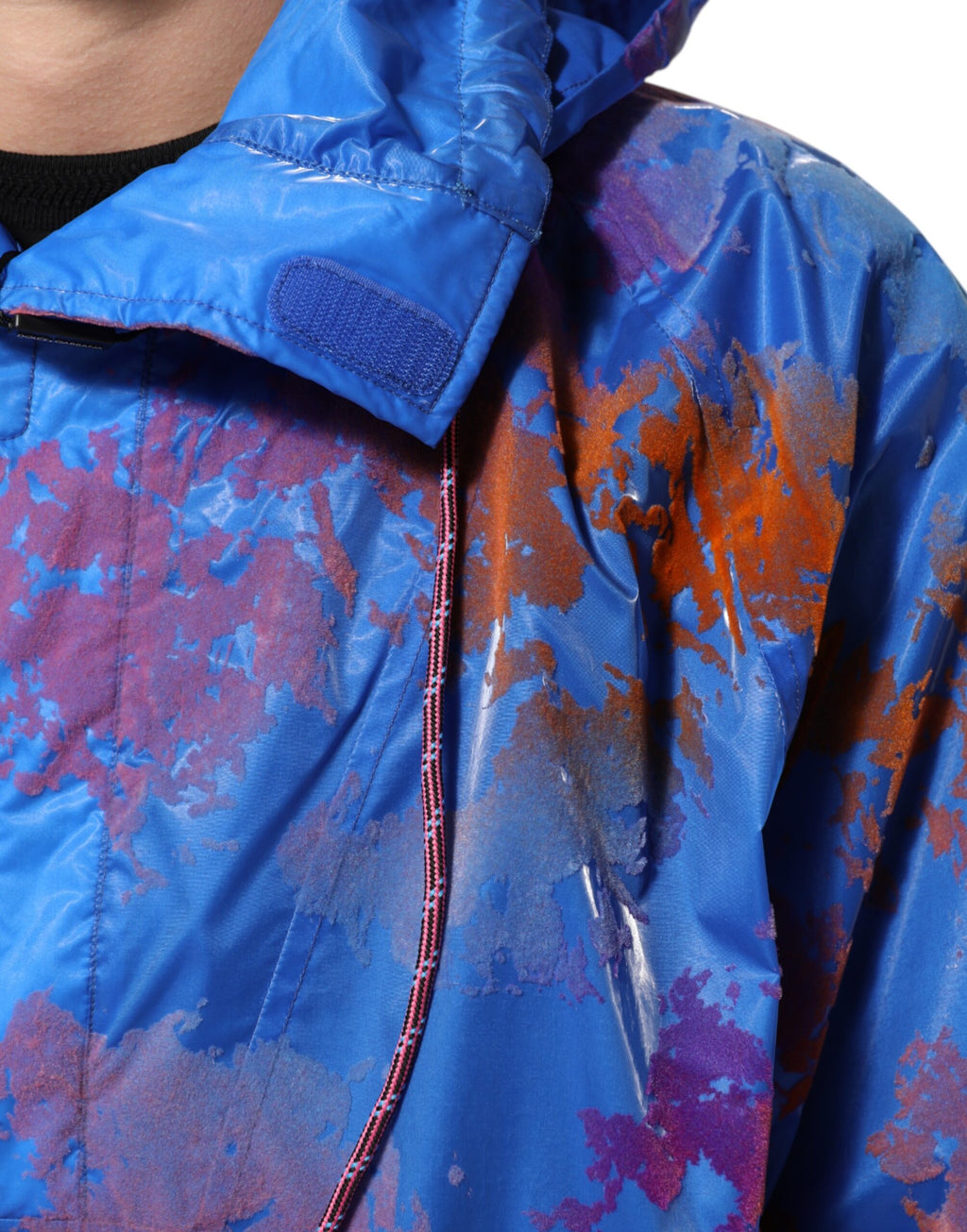 Sweat à capuche Dolce & Gabbana bleu avec logo tie-dye, motif décontracté et style tendance, en tissu doux et confortable.