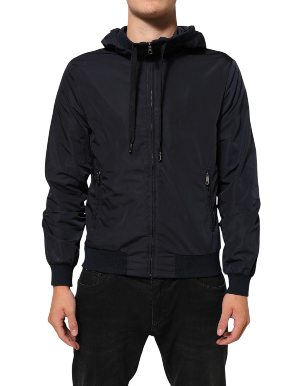 Veste bomber à capuche Dolce & Gabbana bleu avec bande logo, fermeture éclair complète, style urbain et moderne.