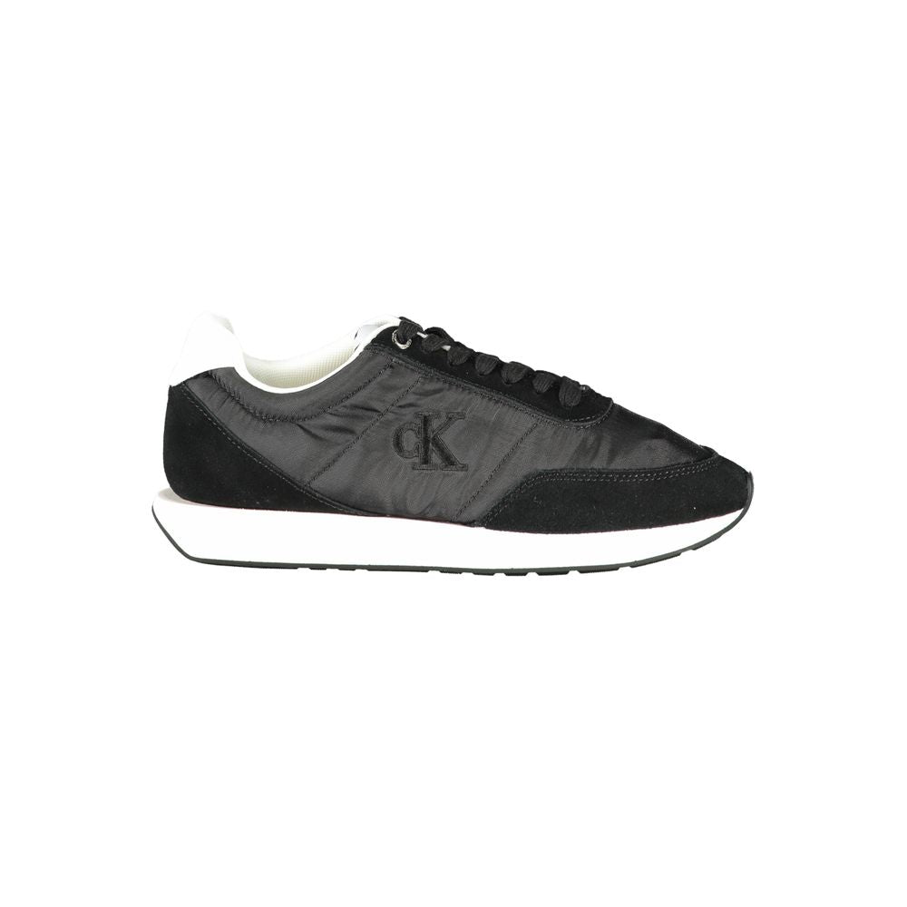 Sneakers pour femmes en polyester noir de Calvin Klein, chaussure décontractée avec design moderne.