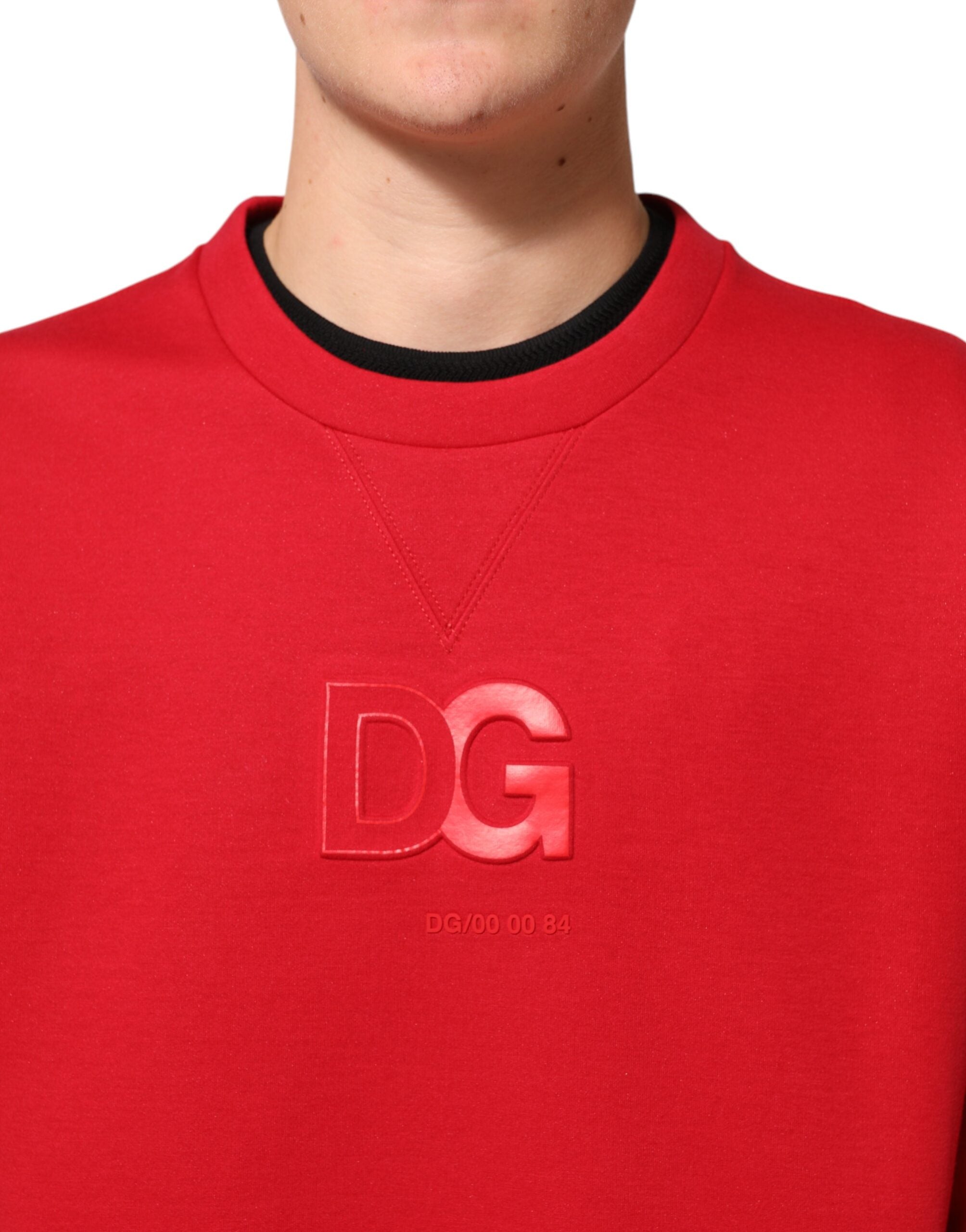 Sweatshirt homme Dolce & Gabbana rouge avec logo DG, col rond, pulls en coton confortable, mode élégante et décontractée.
