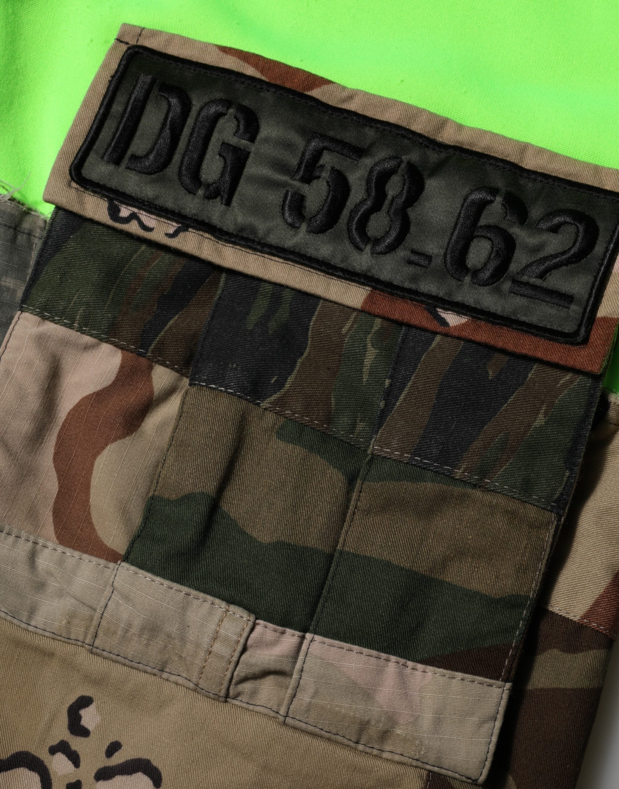 Sweat-shirt homme Dolce & Gabbana vert avec patchwork, doux et confortable, à col rond et manches longues.