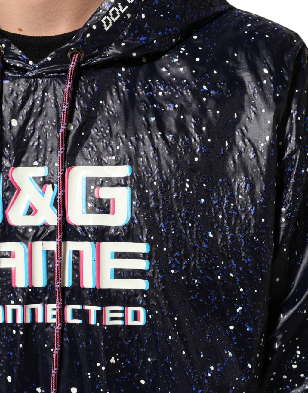Sweat-shirt à capuche bleu Dolce & Gabbana D&G Game pour homme avec logo visible, tissu doux et style décontracté.