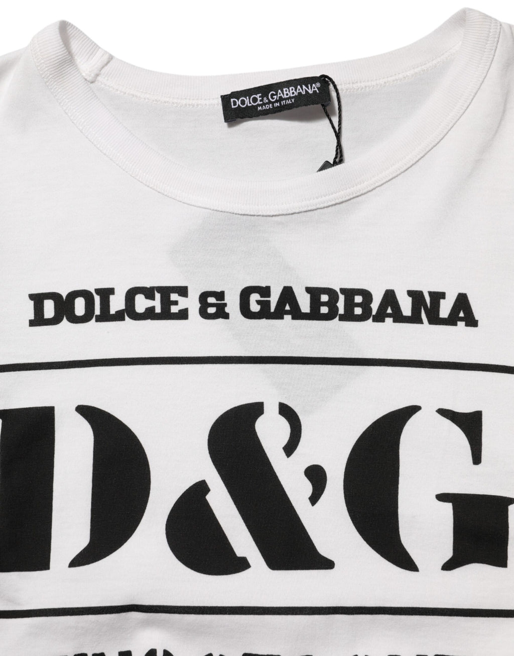 T-shirt blanc Dolce & Gabbana avec logo et motif camouflage, col ras du cou, pour homme.