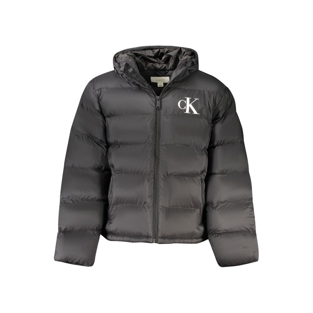 Veste pour homme en polyamide noire de la marque Calvin Klein, vue de face avec fermeture éclair et col montant.