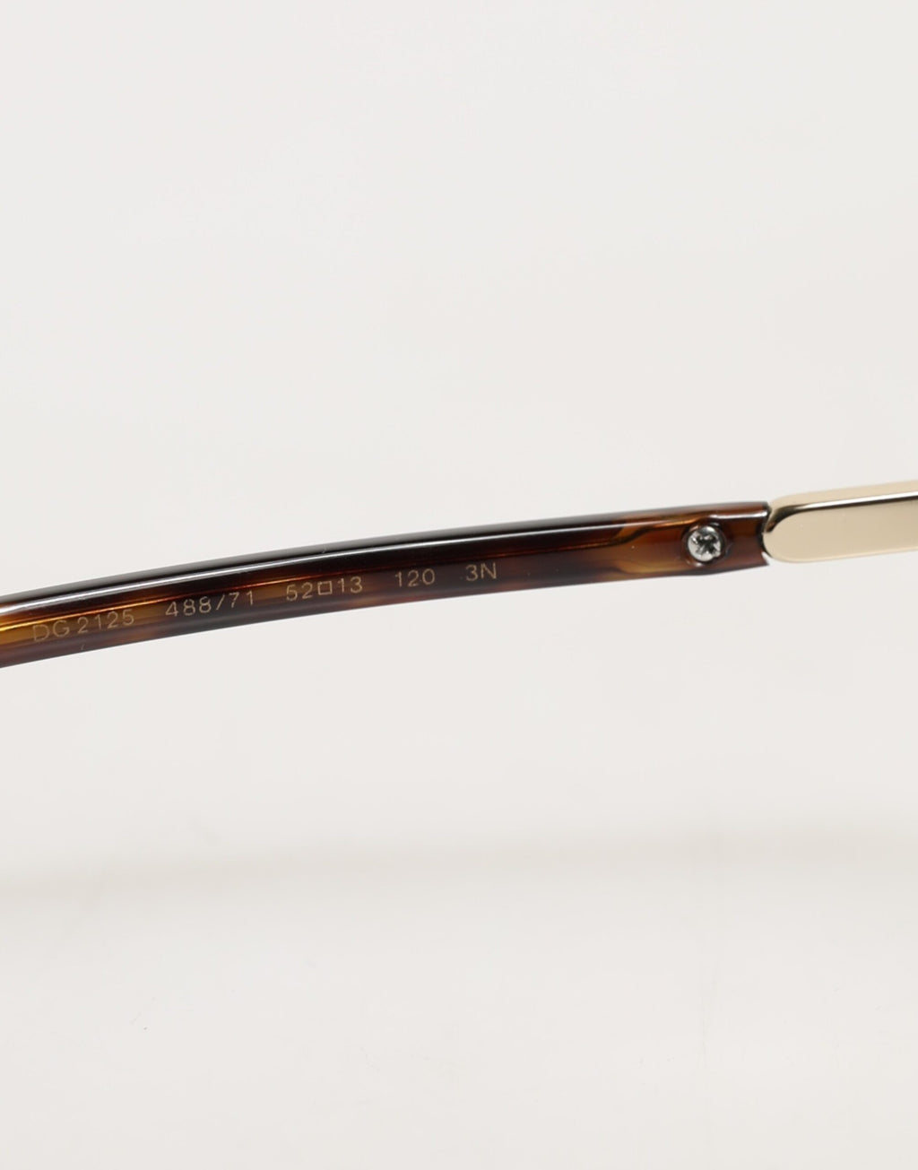 Lunettes de soleil pour enfants Dolce & Gabbana DG2125 en cadre argent, style aviateur, avec verres protecteurs en image.
