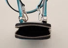 Sangle en cuir bleu Dolce & Gabbana pour téléphone, avec poche pour carte, croisement de corps et style élégant.