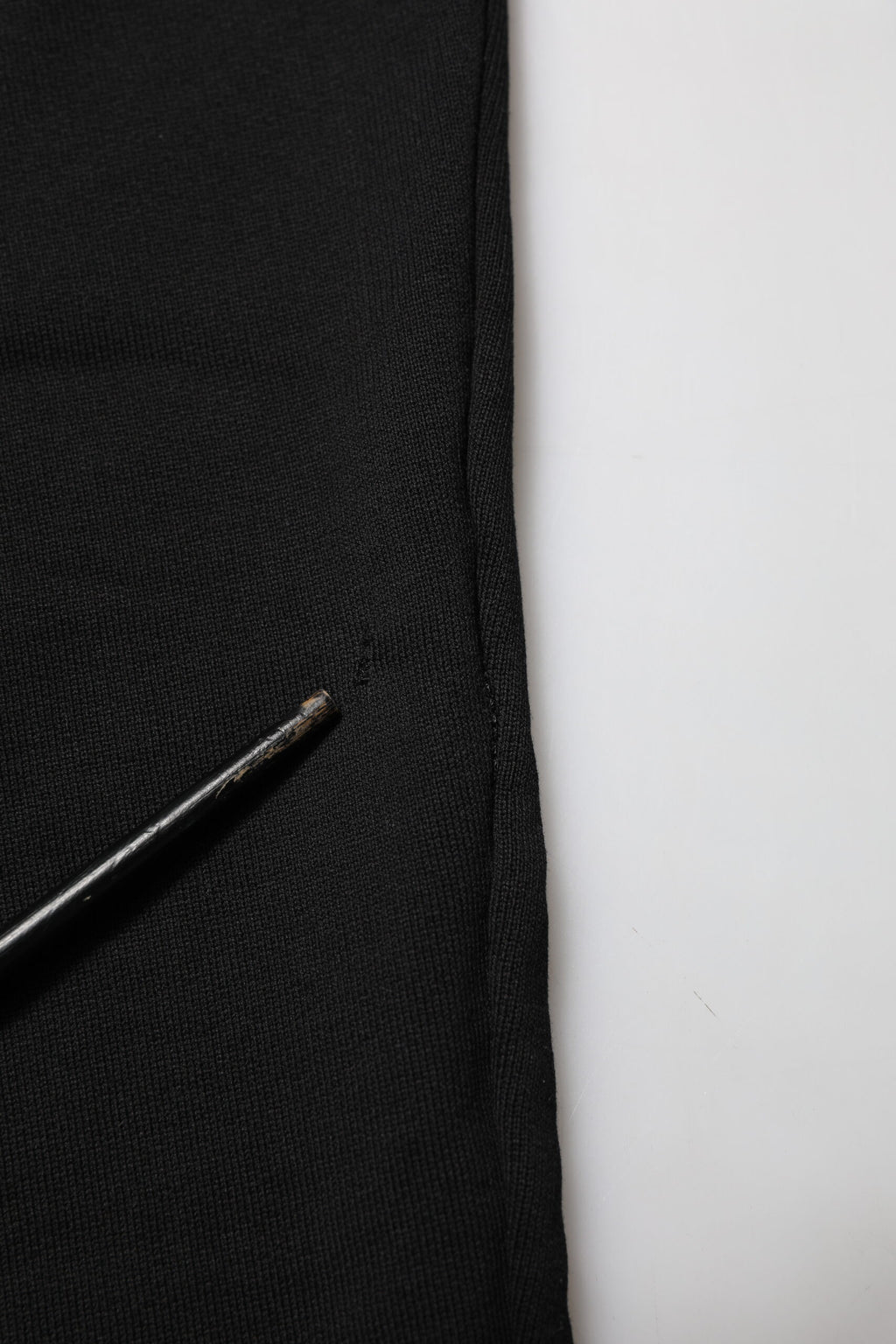 Pantalon de jogging noir Dolce & Gabbana avec logo DG en coton, sweatpants décontractés et confortables.