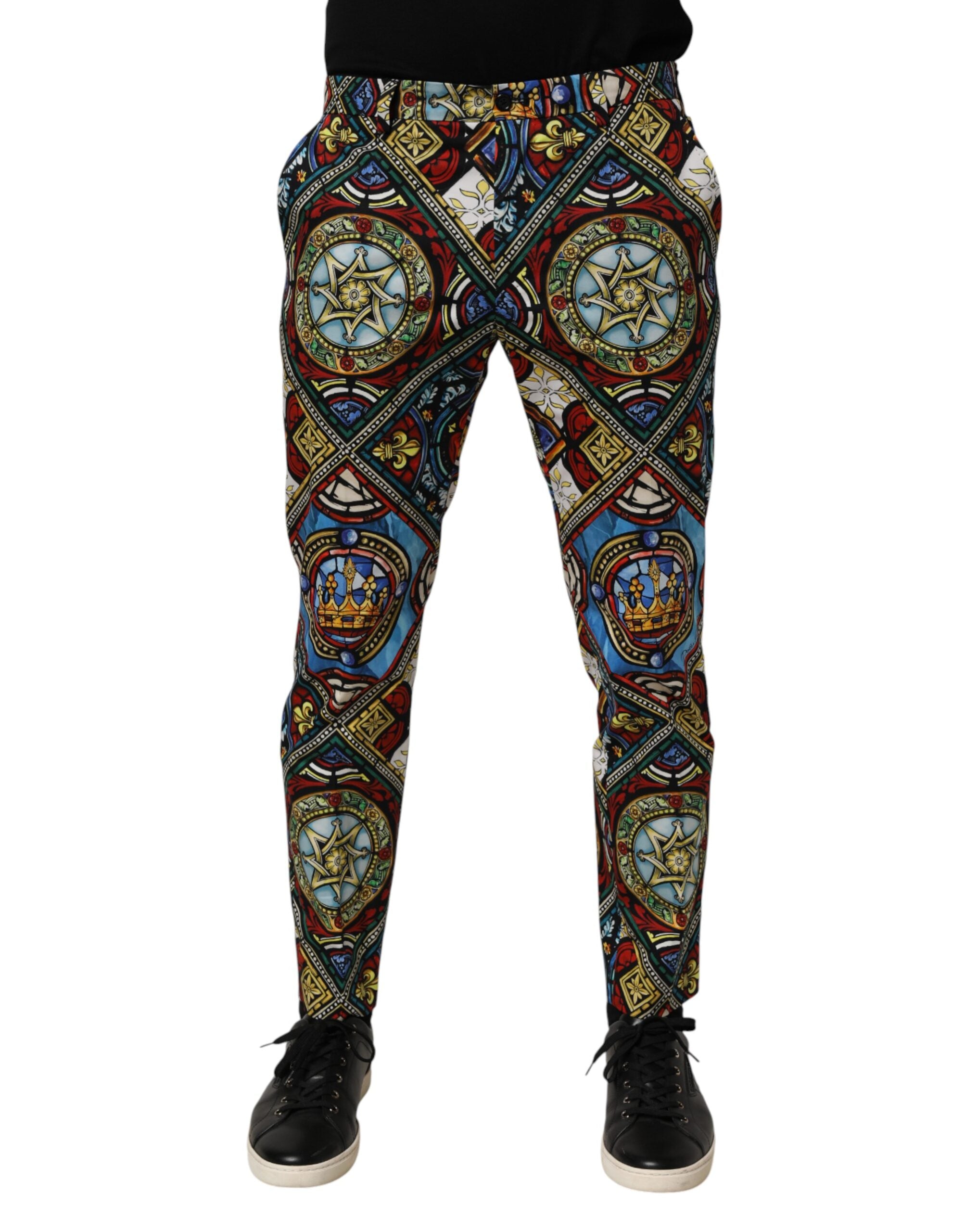 Pantalons pour hommes Dolce & Gabbana avec motif coloré inspiré de vitraux, style fenêtre en verre multicolore.