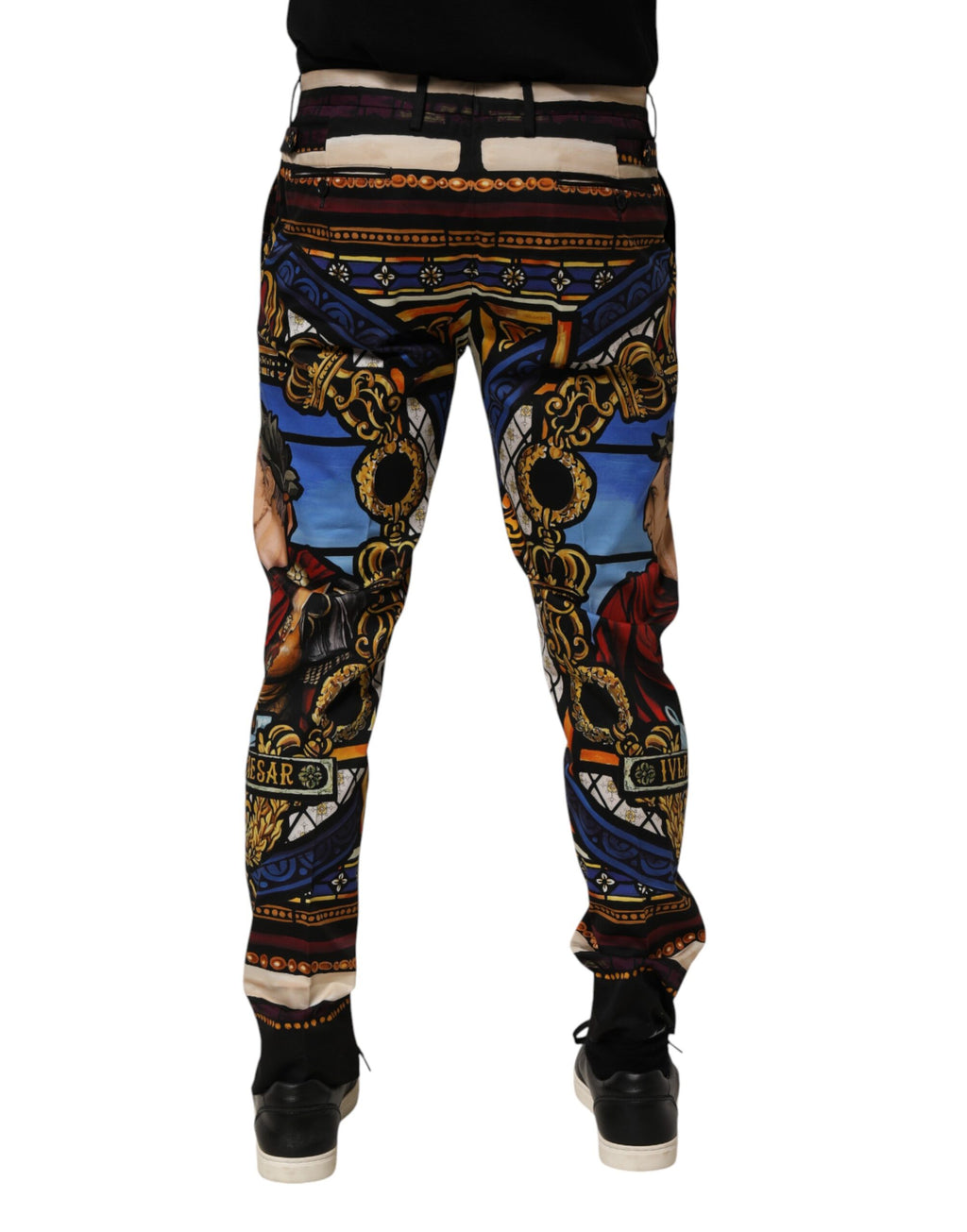 Pantalon tapered Dolce & Gabbana Julia Caesar multicolore avec imprimé coloré, style élégant et moderne.