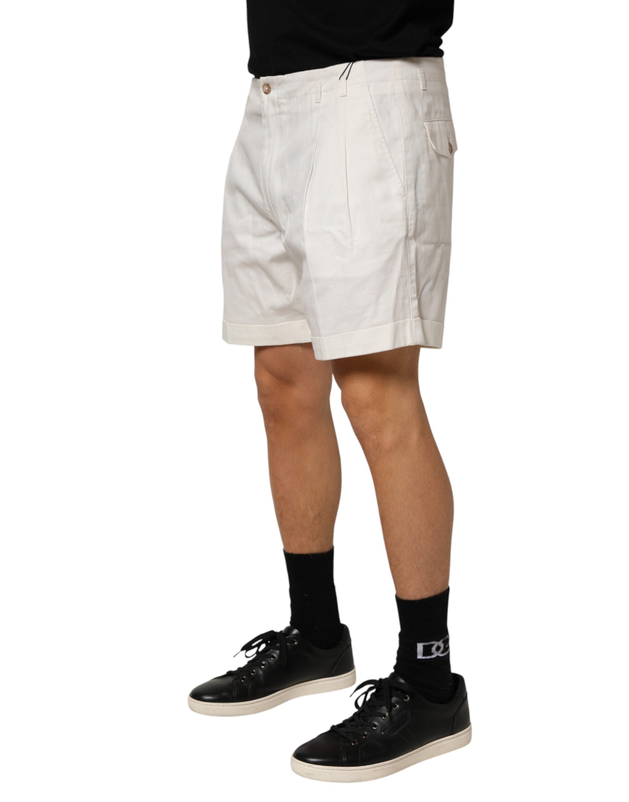 Shorts bermuda en coton blanc pour homme de marque Dolce & Gabbana, taille mi-haute, vue de face.