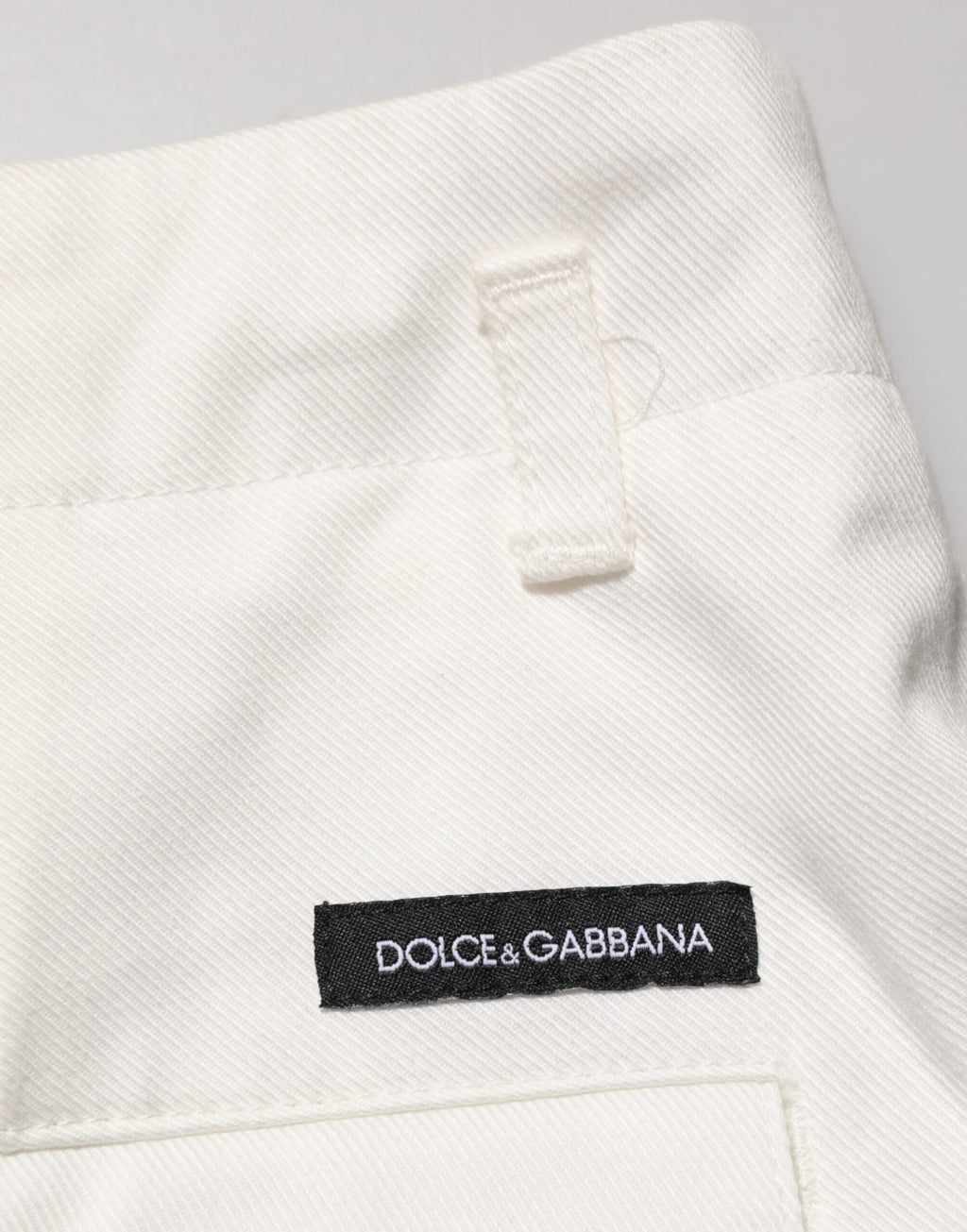 Shorts bermuda blancs en coton pour homme de marque Dolce & Gabbana, taille mi-haute, style décontracté.