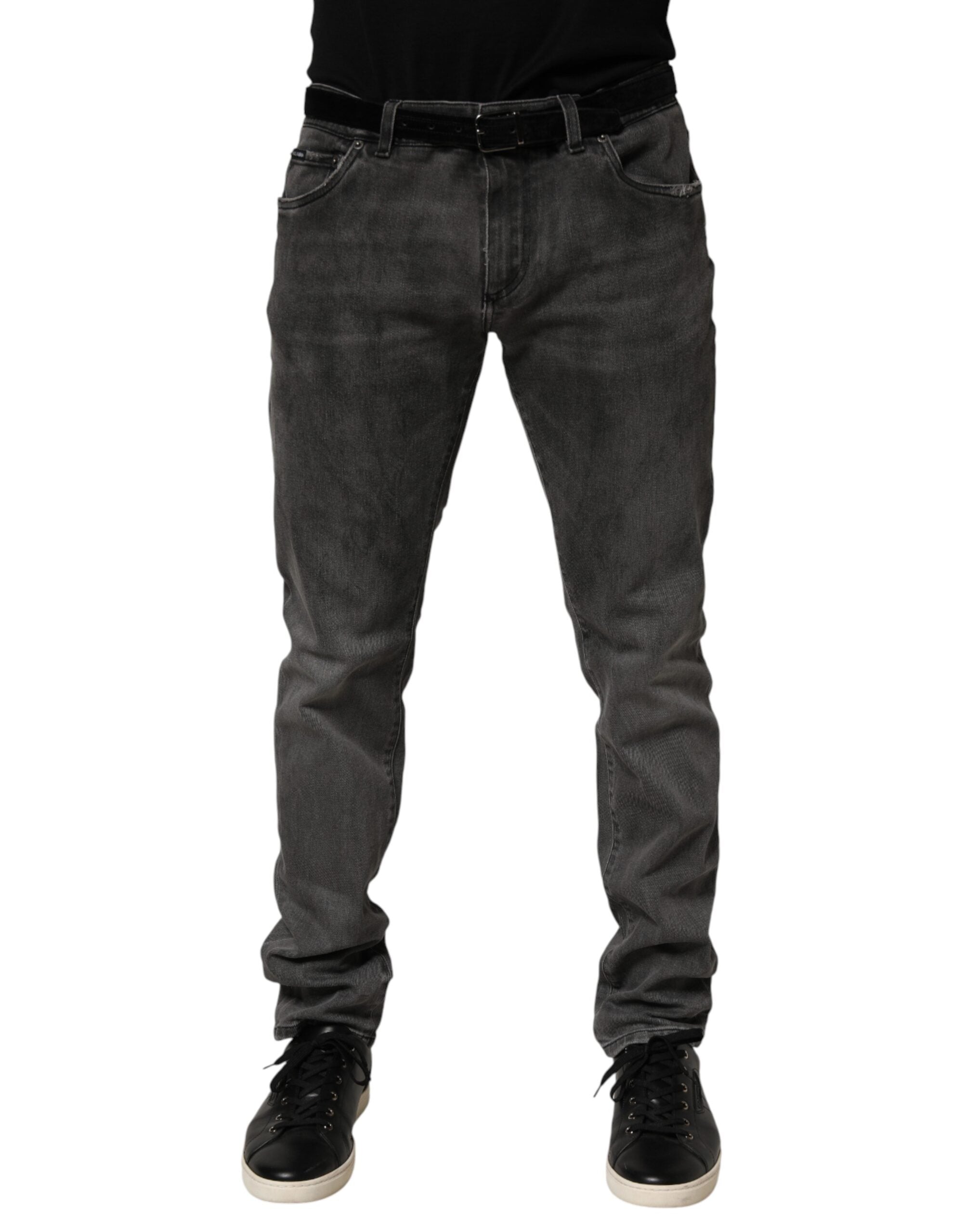 Jeans homme slim en coton gris foncé de Dolce & Gabbana, denim skinny avec détails modernes et coupe ajustée.