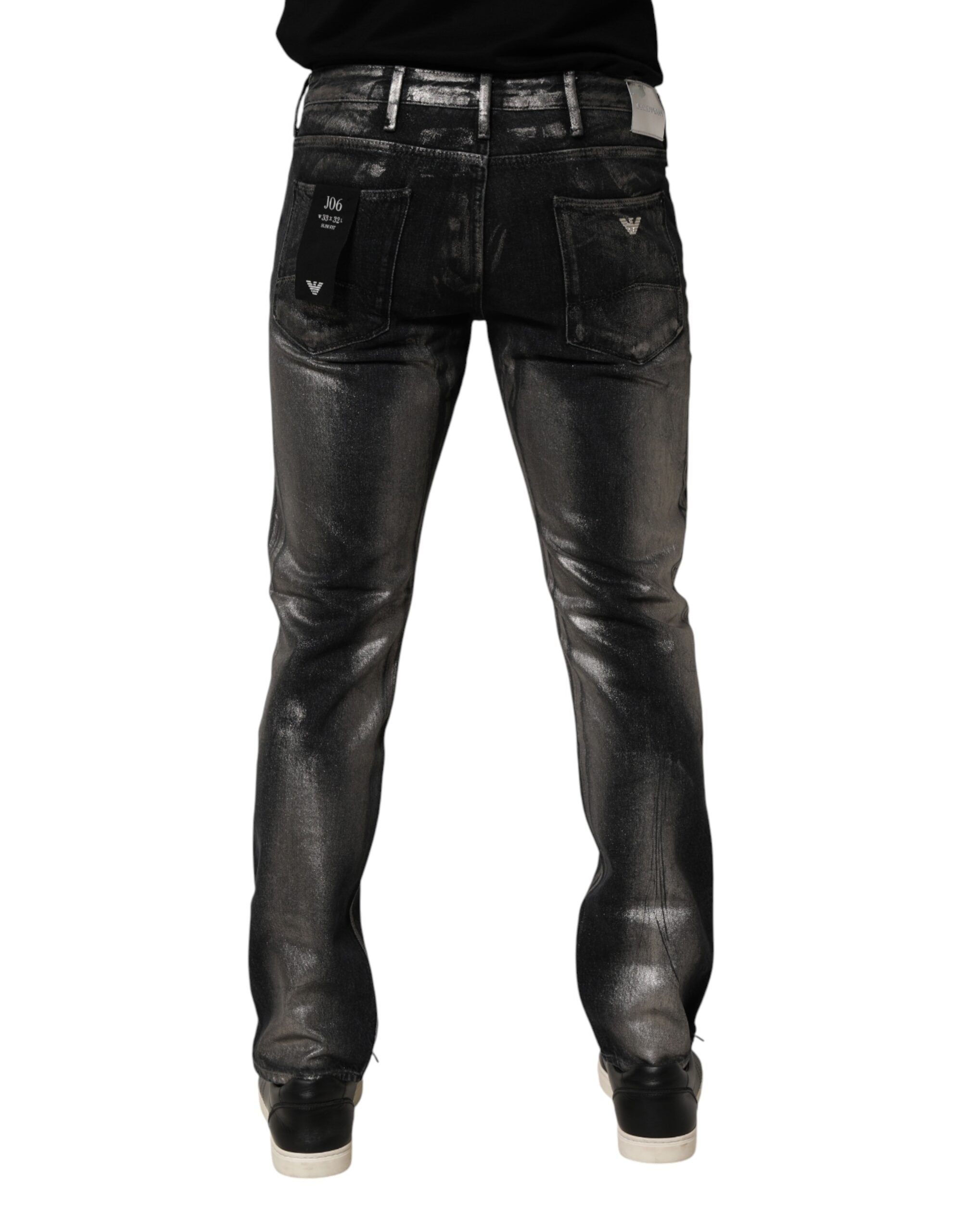 Pantalon en jean homme Emporio Armani noir délavé, coupe slim fit, style décontracté, visible sur l'image.
