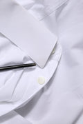 Chemise blanche en coton avec détails dorés de la marque Dolce & Gabbana pour homme, vêtement formel élégant.