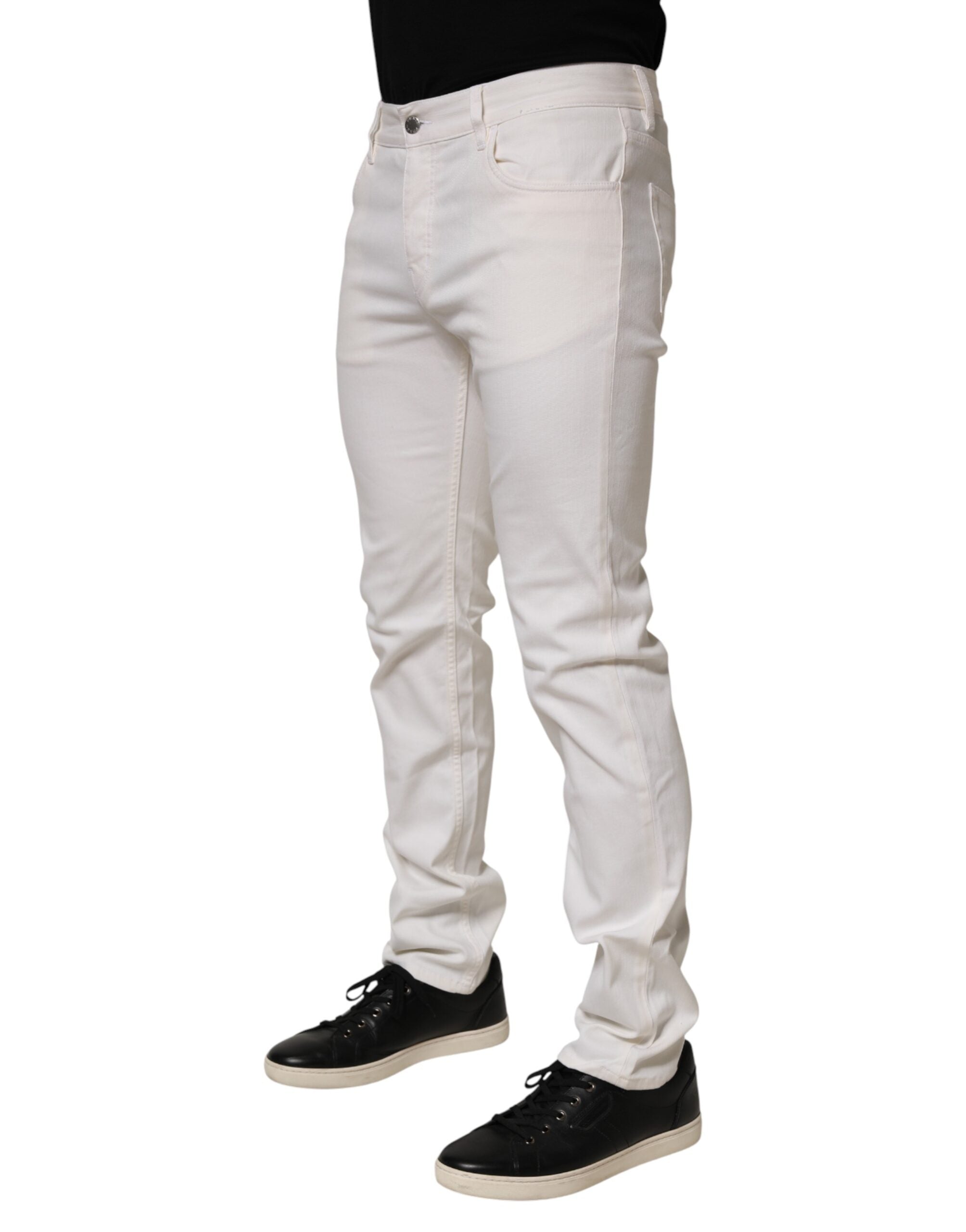 Jeans Prada blancs en denim skinny taille moyenne, coupe ajustée et décontractée, pour un style moderne et élégant.