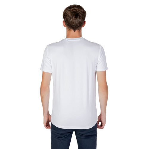 T-shirt blanc en coton Armani Exchange, vue de face, avec col rond et logo discret sur la poitrine.