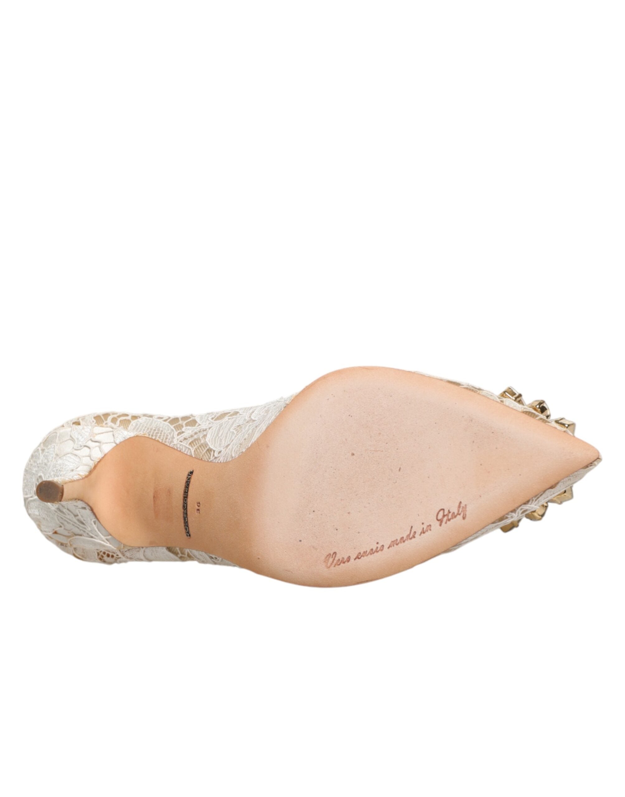 Chaussures Dolce & Gabbana Taormina en dentelle blanche avec cristaux et talons à hauts.