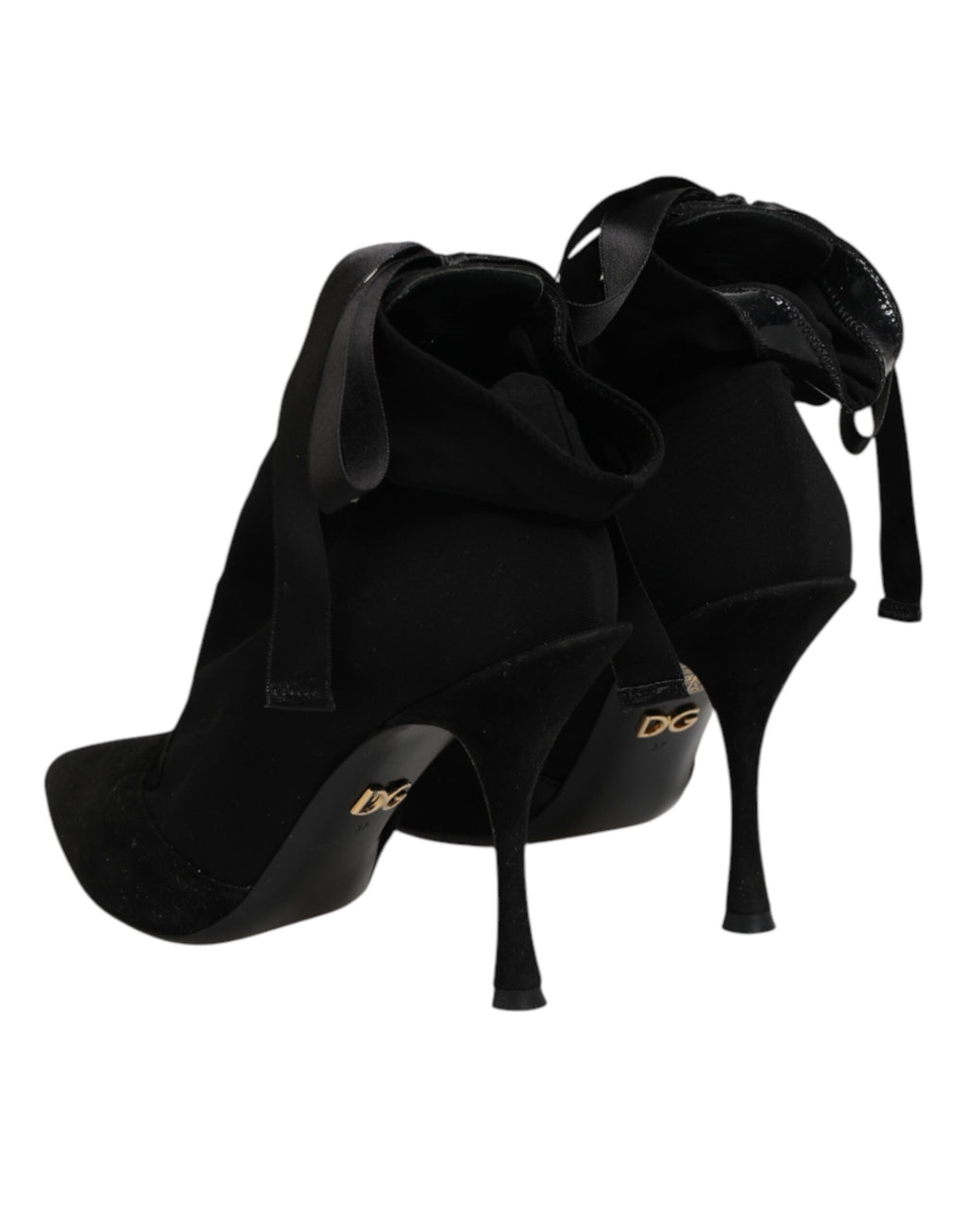 Chaussures Dolce & Gabbana, bottines noires à talons stilettos et lacets, en cuir élégant et sophistiqué.