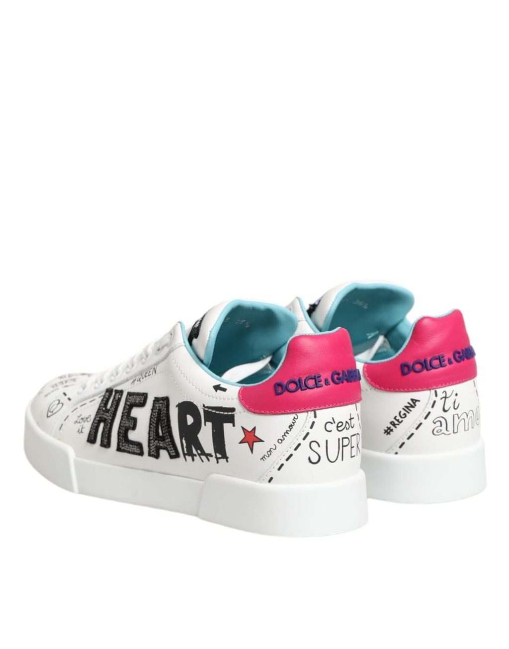 Chaussures sneakers basses en cuir blanc Dolce & Gabbana avec graffiti, vue de face.